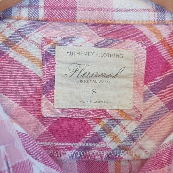 Authentic Clothing Pink and Purple Flannel Winter Long Sleeves Shirt Sz S - Picture 4 of 8